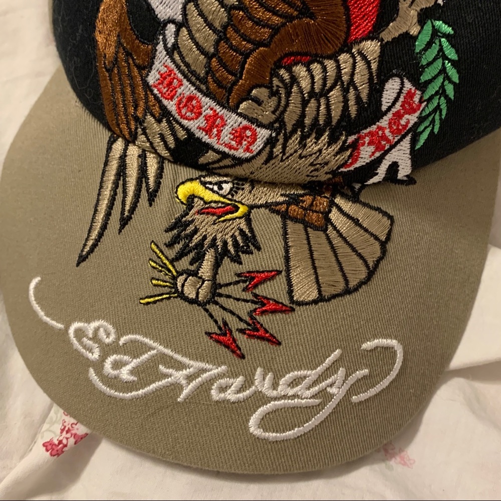 tan/black Ed Hardy hat